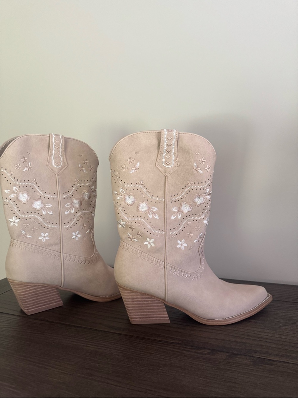 Dolce Vita Cream Anita Floral Embroidered Heeled Western Boots Size 9.5 - Picture 6 of 12